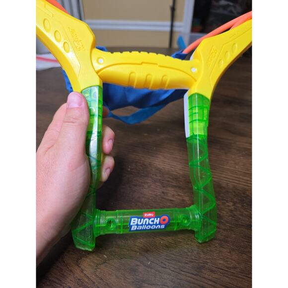 Bunch O Balloons Tropical Party Slingshot - Picture 4 of 16